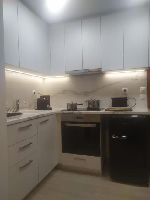 Studio Apartment With All Amenities In Kolonaki Atenas Exterior foto