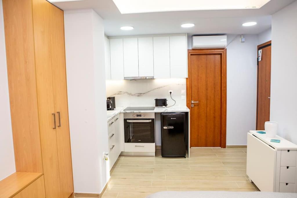 Studio Apartment With All Amenities In Kolonaki Atenas Exterior foto