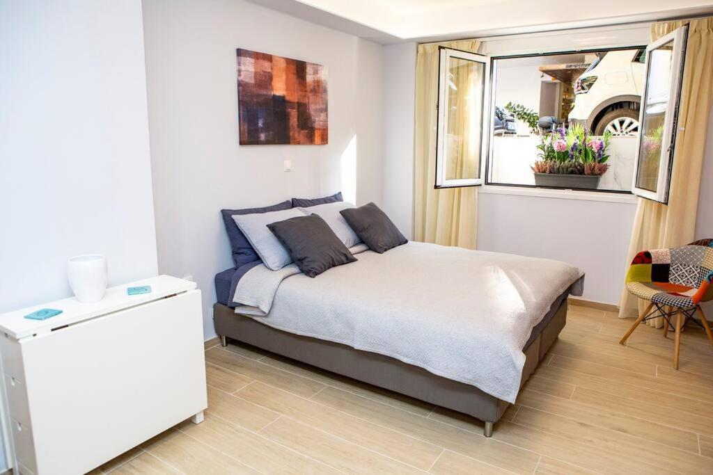 Studio Apartment With All Amenities In Kolonaki Atenas Exterior foto