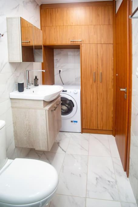 Studio Apartment With All Amenities In Kolonaki Atenas Exterior foto