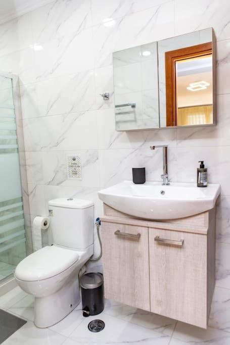 Studio Apartment With All Amenities In Kolonaki Atenas Exterior foto