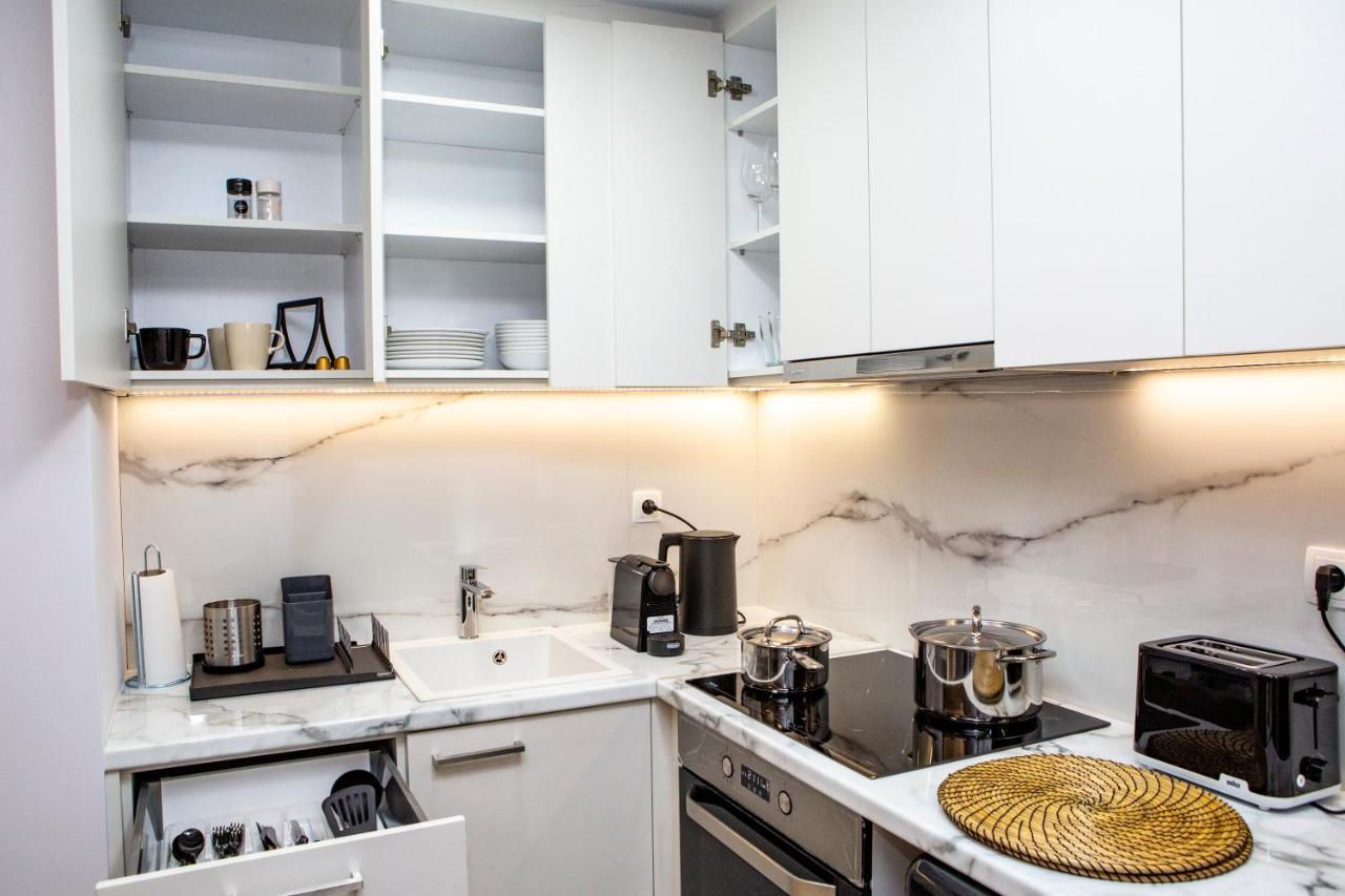 Studio Apartment With All Amenities In Kolonaki Atenas Exterior foto